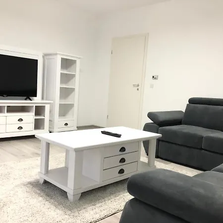 Апартаменти Iq Aparts West *